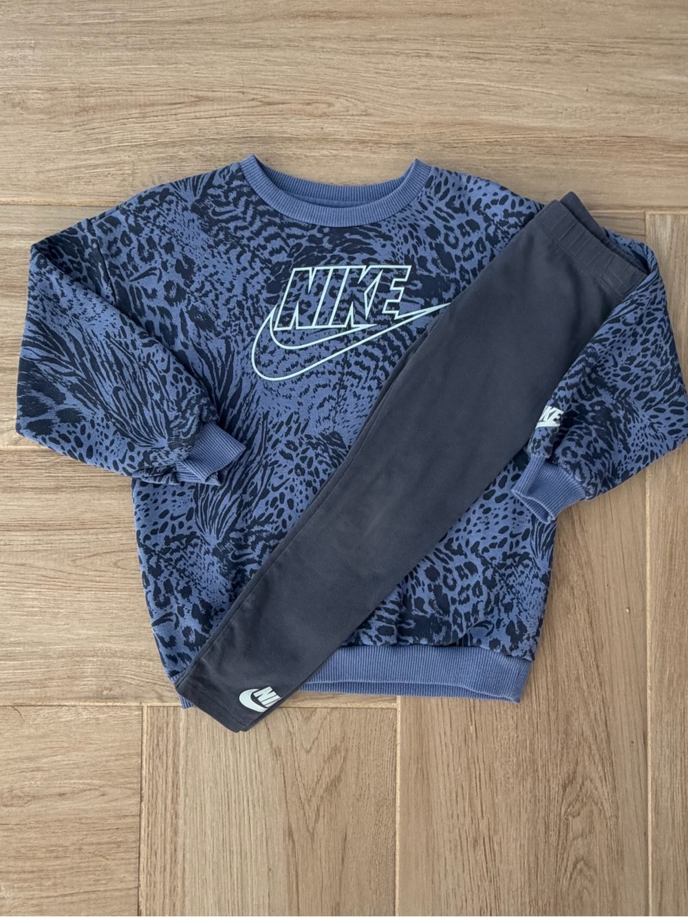 Nike Blue Animal-Print Sweatshirt with Navy Leggings
